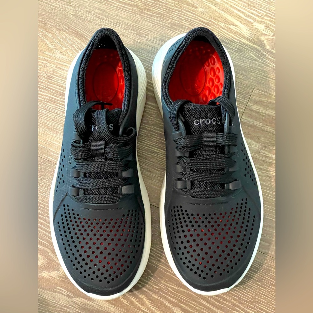 Crocs Women’s Literide Sneaker Sz 6 Nonslip Like New